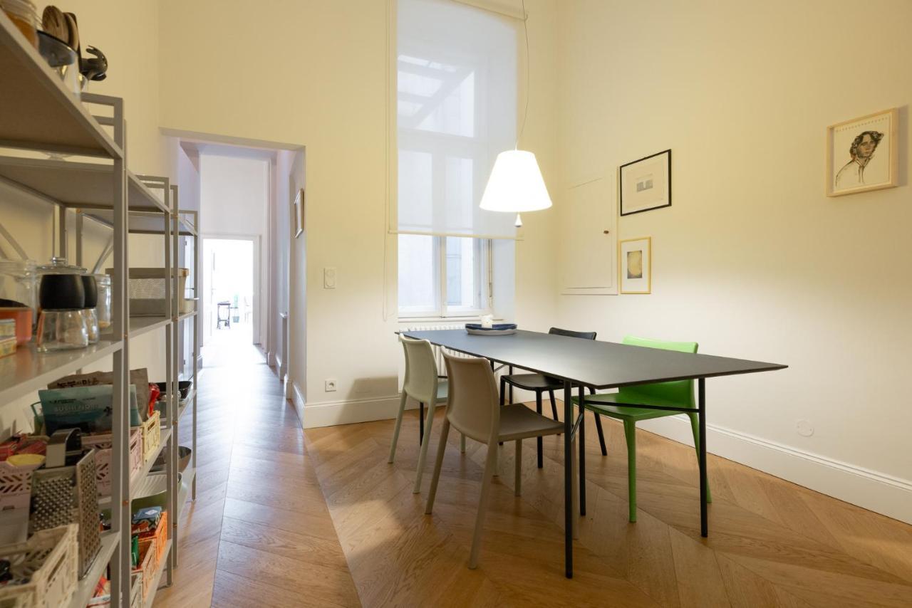 Stunning In Center Appartement